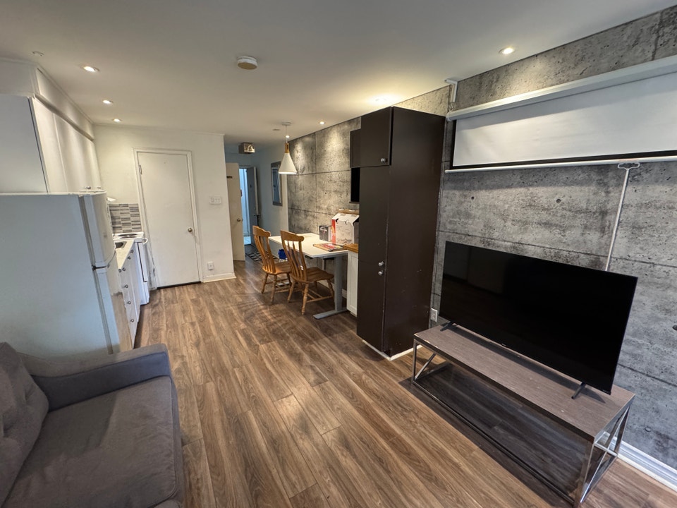2 1/2 métro Jean-Talon, Meublé TOUT INCLUS 905$ Novembre 2