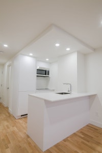 Renovated Akelius studio apartment for rent. Located near Sherbrooke in the Milton Park neighborhood... (image 6)
