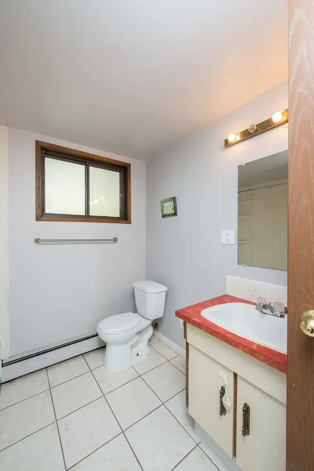 Carlton Court - 1 BED ROOM Apartment for Rent in Long Term Rentals in Edmonton - Image 17