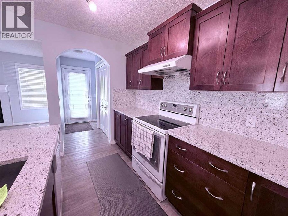 960 Taradale Drive NE Calgary, Alberta 4