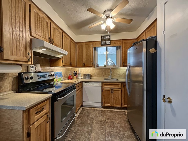 $342,400 - Townhouse for sale in Sherbrooke (Mont-Bellevue) — photo 2