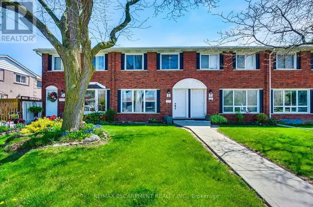2 - 2700 BARTON STREET E Hamilton (Grayside), Ontario in Condos for Sale in Hamilton - Image 2
