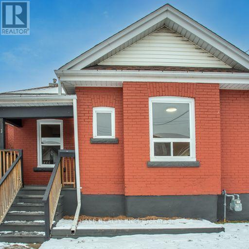 73 CEDAR AVE Hamilton, Ontario in Houses for Sale in Hamilton - Image 2