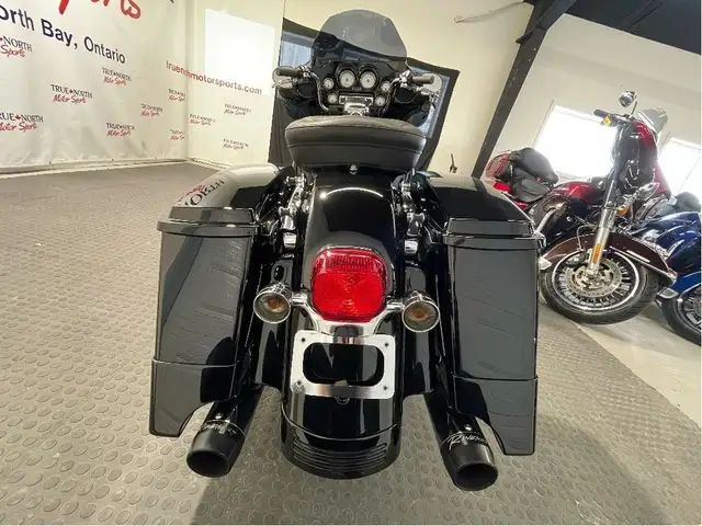 2009 Harley-Davidson Street Glide CANADIAN HARLEY/STAGE 1/RINEHA in Sport Touring in North Bay - Image 11