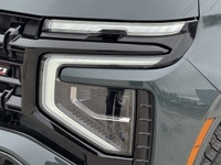 Powerful Gas V8 6.2L engine with 4x4 capability - Advanced Navigation System and Satellite Radio - A... (image 8)