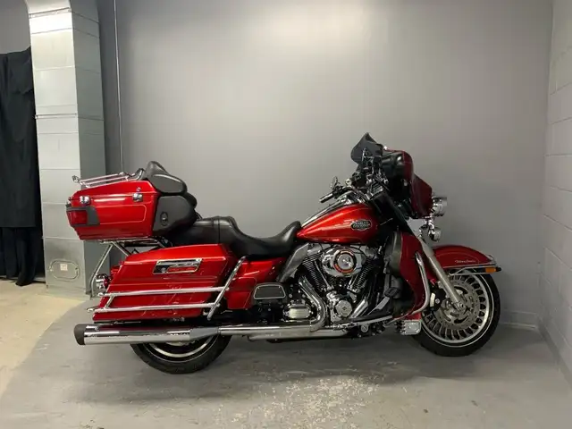 2013 Harley-Davidson Electra Glide Ultra Classic in Street, Cruisers & Choppers in Oshawa / Durham Region - Image 2