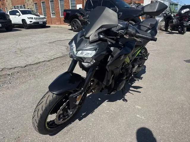 2020 Kawasaki Z900 ~ KAWASAKI Z900 ~ ABS ~ LOW KMS ~ NAKED SPORT in Street, Cruisers & Choppers in City of Toronto - Image 4