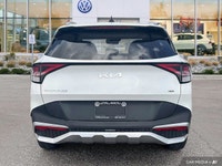 This Kia Sportage delivers a Regular Unleaded I-4 2.5 L/152 engine powering this Automatic transmiss... (image 4)