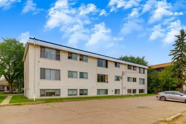 Spacious, pet-friendly apartments for everyday convenience | Sch in Long Term Rentals in Edmonton - Image 18