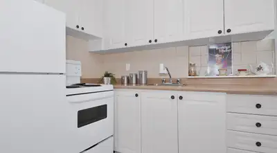 214 St. George - Studio Apartment for Rent