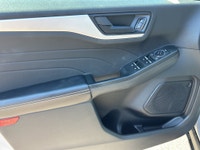 Double L Motors Ltd. For Sale: 2022 Ford Escape SE AWD Looking for a fuel-efficient, modern SUV with... (image 7)