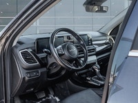 *Leather Seats, Remote Start, Heated Steering Wheel, Heated Seats, Apple CarPlay!* Surefooted handli... (image 6)