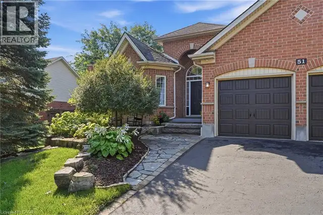 51 AUTUMN RIDGE Trail Kitchener, Ontario in Houses for Sale in Kitchener / Waterloo - Image 5