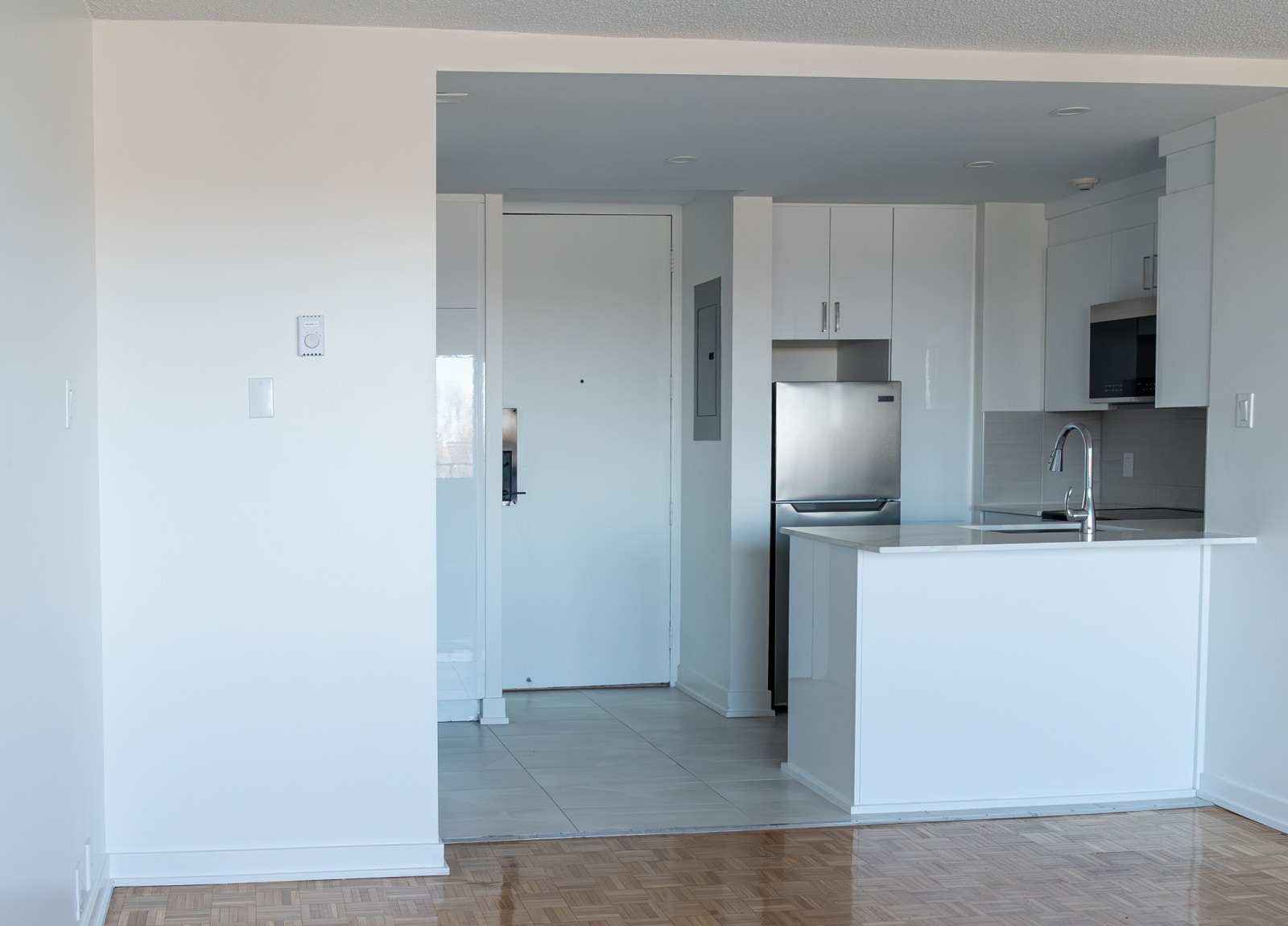 205 Rue Frobisher Dr — photo 3