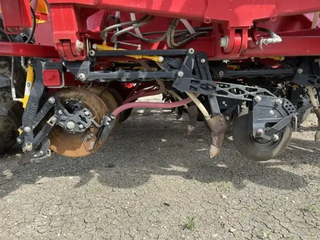 2023 Bourgault 3330 SE in Farming Equipment in Swift Current - Image 37