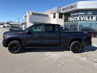 One Owner, 5.3L, Z71-Off Road Pkg W/Factory 2" Lift, Hard Tri-Fold Cover, Off-Road High Clearance St... (image 9)