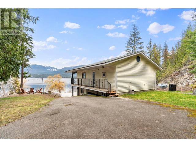 3624 Eagle Bay Road Eagle Bay, British Columbia in Houses for Sale in Kamloops - Image 3