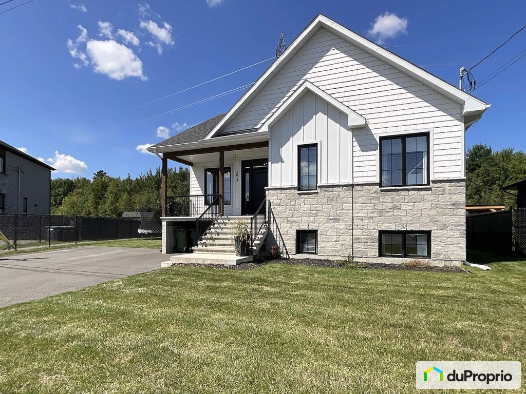 $630,000 - Bungalow for sale in Drummondville (Drummondville) — photo 1