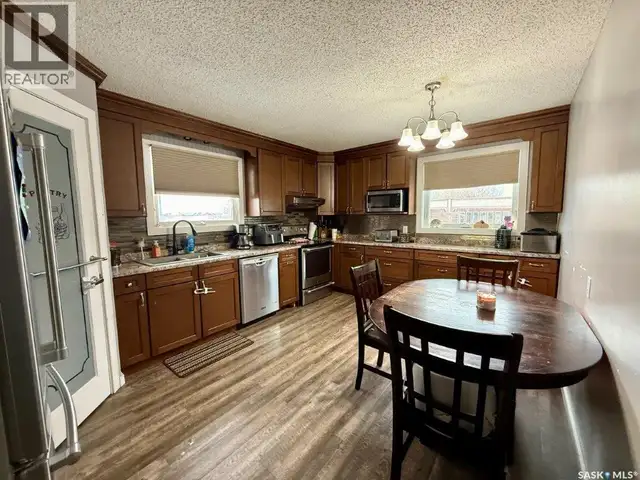 30 West ROAD Kindersley, Saskatchewan in Houses for Sale in Saskatoon - Image 10
