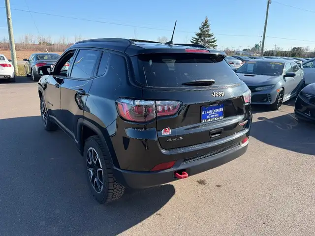 2024 Jeep COMPASS445588589679759363