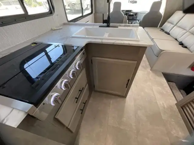 2023 Coachmen RV Freelander 27QB in RVs & Motorhomes in Kelowna - Image 29
