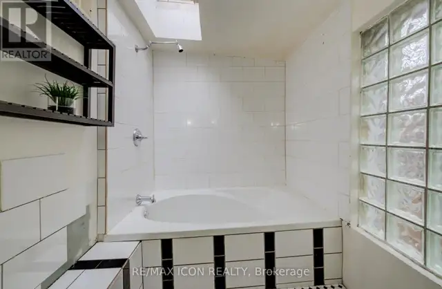 898 EASTERN AVENUE Toronto (Greenwood-Coxwell), Ontario in Houses for Sale in City of Toronto - Image 27