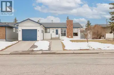 Fantastic opportunity to live in a great area of Calgary. Quick access to schools, shopping and tran...