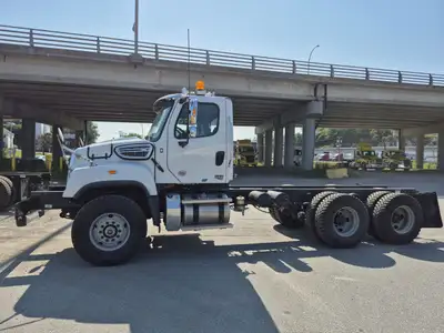 Welcome to Universal Truck & Trailer! Purchase your heavy-duty truck from the largest truck and trai...