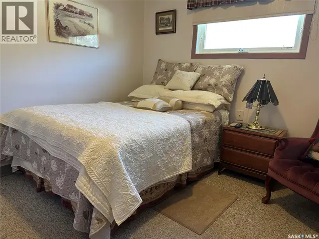 705 1st AVENUE NW Weyburn, Saskatchewan in Houses for Sale in Regina - Image 5