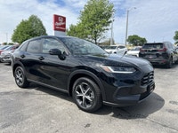 Discover unparalleled versatility and sophisticated design in this 2025 Honda HR-V Sport, presented... (image 2)