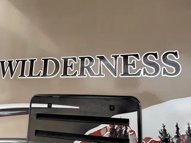2014 Heartland WILDERNESS 2175RB  in Travel Trailers & Campers in St. Albert - Image 3