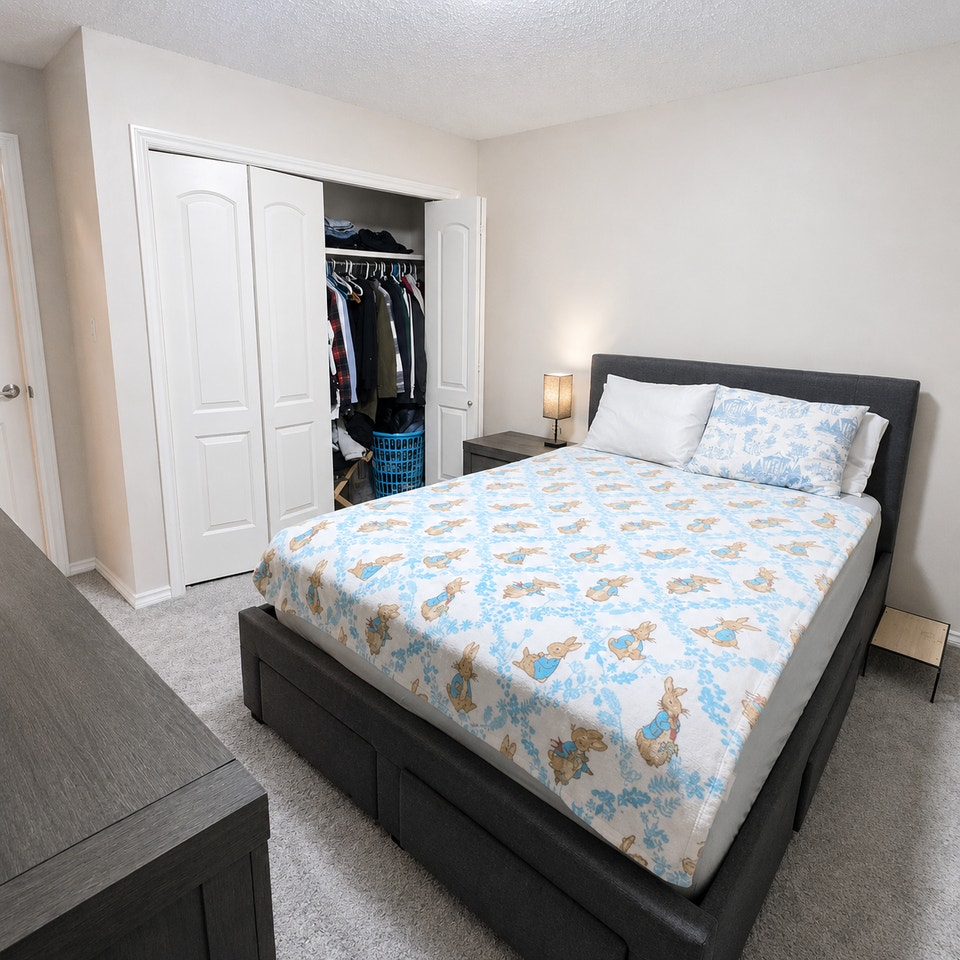 Furnished Top Floor Apartment - Exhibition Area 5