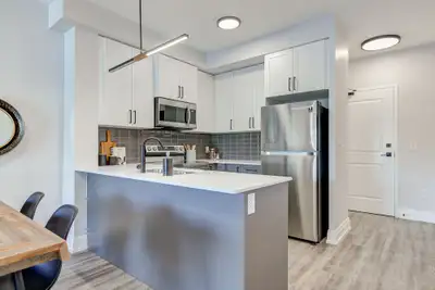 Welcome to convenient downtown living! This spacious 1-bedroom apartment in Downtown Kitchener featu...