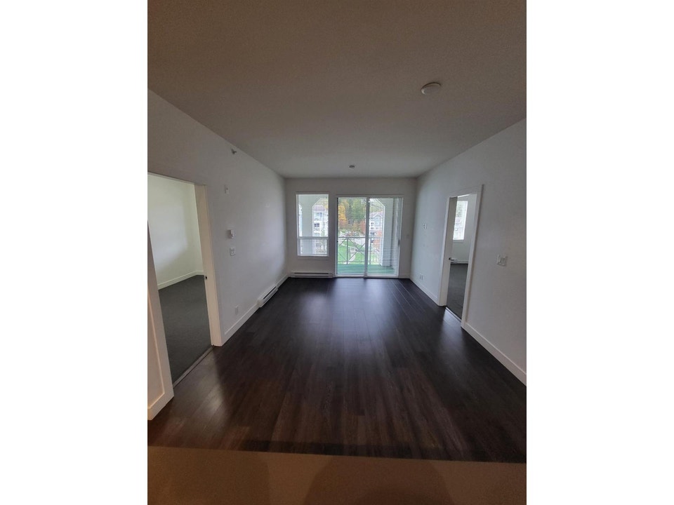 402 16398 AVENUE 64 AVENUE Surrey, British Columbia 3