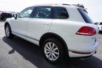 V6 DIESEL TDI HIGHLINE SAFETY INCULDED FREE ACCIDENT 36 V.W SERVICE RECORDS Nice Clean Volkswagen To... (image 3)