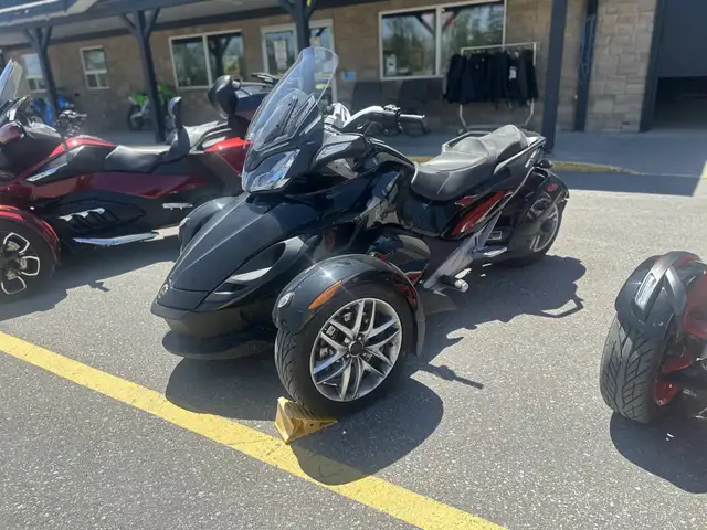 2015 Can-Am SPYDER ST in Street, Cruisers & Choppers in Kawartha Lakes - Image 6