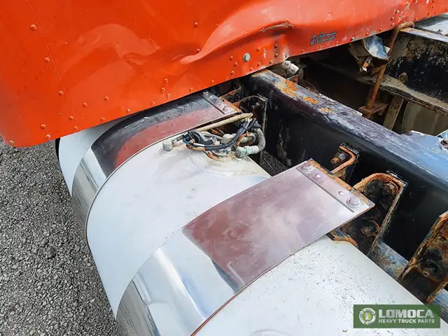 2016 Kenworth T800 Fuel Tank - Stock Number: KW-0793-28 in Heavy Equipment Parts & Accessories in Hamilton - Image 7