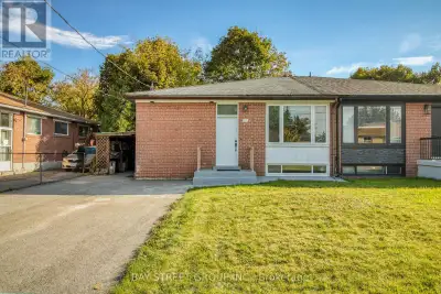 MAIN FLOOR - 65 DAVIS ROAD Aurora (Aurora Highlands), Ontario