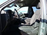 2026 Chevrolet Silverado 1500 ... Engine: Turbocharged Gas I4 2.7L/166 L/100Km City: 13.7 L/100Km Hw... (image 9)
