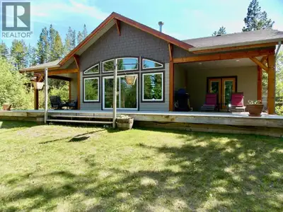 "Come Live The Dream" Beautiful Home, Custom Built 1492 sq ft Rancher in 2018. 2 Bed, 2 Bath + Den....