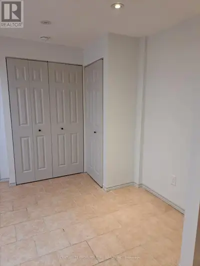 Separate Laundry, Lots of Storage & an Open concept layout. West Mississauga family friendly Churchi...