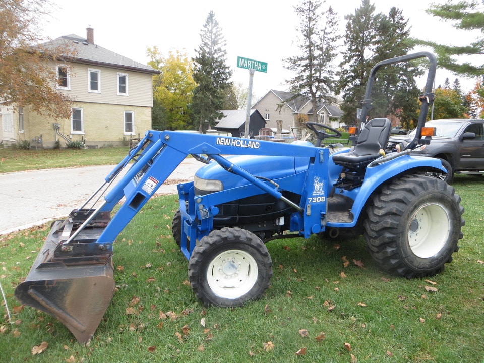 2001 New Holland Tractor | Farming Equipment | Grand Bend | Free local ...