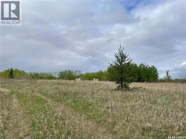 5.5km South of Dorintosh Lot 2 Meadow Lake Rm No.588, Saskatchew in Land for Sale in Meadow Lake - Image 4