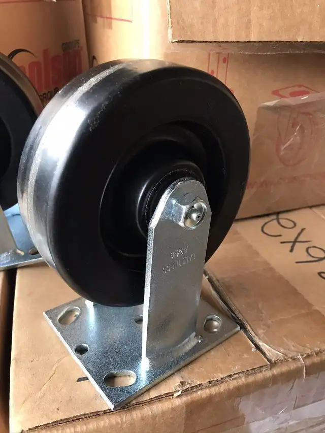 Roulettes 6" (neuve) in Other in Drummondville - Image 5