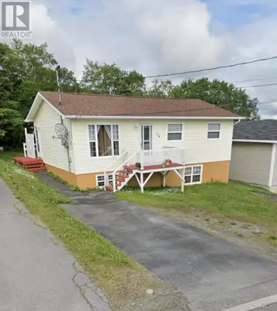 Located just minutes from the new WMR hospital, schools, shopping and recreation - 116 Elizabeth Str...