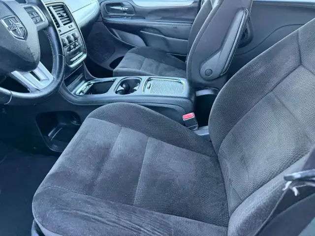 2018 DODGE Grand Caravan SXT in Cars & Trucks in Laval / North Shore - Image 12