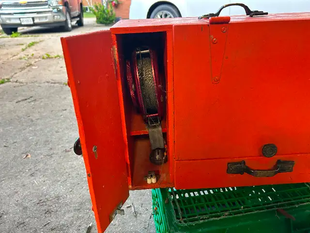 Pencil plug or lure tackle box handlining fishing in Fishing, Camping & Outdoors in Sarnia - Image 3