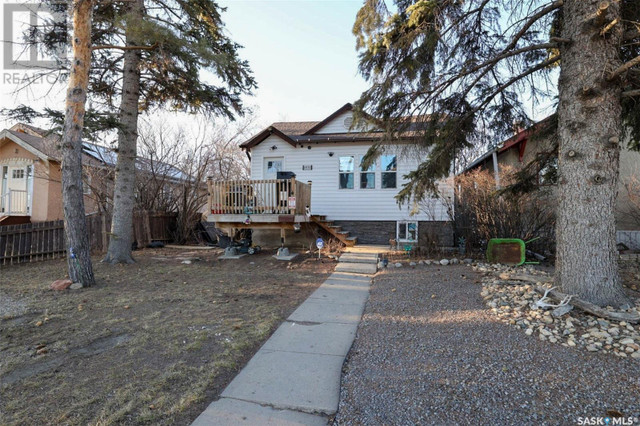 4930 Dewdney AVENUE Regina, Saskatchewan in Houses for Sale in Regina