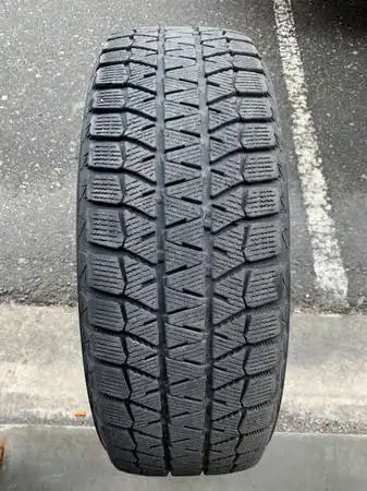 a nice pair of bridgestone winter tires in good shape (2 TIRES ONLY) size 225/65/17 102h M S Bridges...