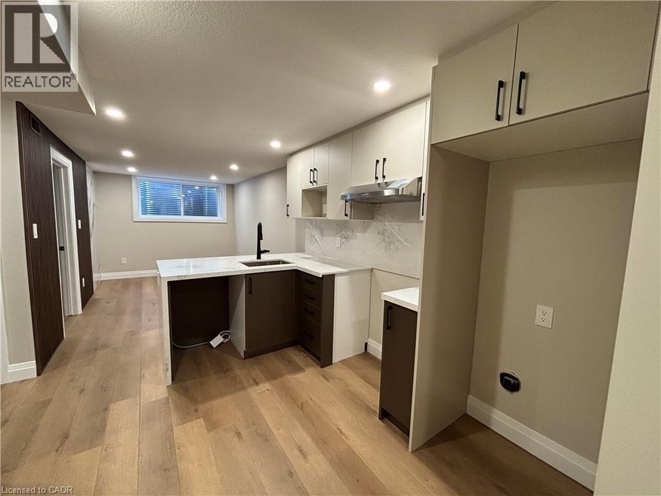 73 MARY Street Unit# 1B Brantford, Ontario 4